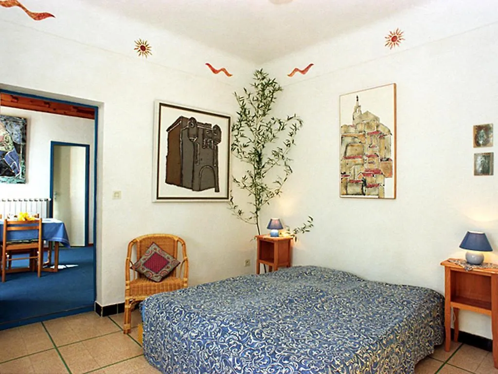 Mas De La Pomme De Pin Apartment Noves 0*,